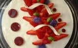 Entremet chocolat blanc, fraises gariguette et violette