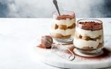 “Vous allez adorer” : Simone Zanoni partage sa recette ultra gourmande de tiramisu glacé !