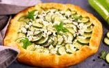 “Ultra saine !” : une diététicienne partage sa recette de tarte à la courgette et ricotta, que du plaisir !