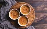 “LE dessert craquant et fondant” : Cyril Lignac partage sa recette de crème brûlée avec sa touche irrésistible !