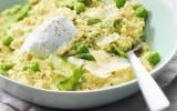 Risotto de quinoa aux asperges, petits pois et Chavroux®