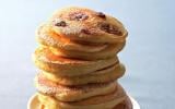 Pancakes banane et rhum-raisins simples