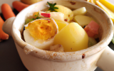 Œuf cocotte pommes de terre et légumes acidulés