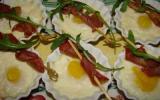 Minis-œufs cocottes à la crème de gorgonzola et coppa croustillant