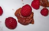 Truffes au chocolat aux framboises et à la rose