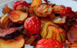 Pommes de terre et tomates séchées à la braise