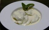 Raviole aux épinards chèvre frais ricotta et pignons sauce au parmesan