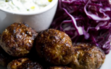 Koftas d'agneau avec tzatziki