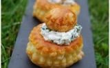 Mini-bouchées à la reine au fromage de chèvre