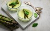 Petits flans d'asperges vertes