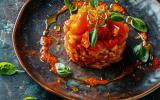 Ultra-rafraîchissante et très légère pour l’été, voici notre recette de tartare de tomates absolument inratable !