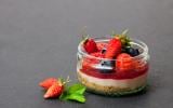 Gâteau sans cuisson : Cyril Lignac partage sa recette de cheesecake aux fruits rouges parfait à faire quand il fait chaud