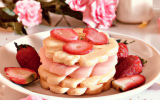 Fraisier aux biscuits roses de Reims