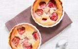 Minis clafoutis aux fraises, confit de pétales de roses, vanille et ricotta