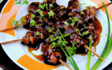 Brochettes de lapin sauce barbecue