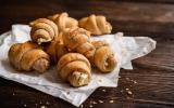 Petits croissants potimarron, noisettes et fourme d'Ambert