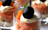 Verrines de saumon mousse ricotta et olives