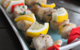 Mini-brochette de poulet à la citronelle glacée