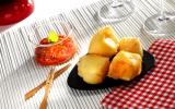 Croquettes de Brie Le Rustique au chutney de tomates cerises