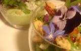 Verrine en bavarois petits pois et estragon, sablé au parmesan et olives noires, salade folle en Bleu de Gex et citron confit