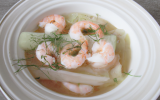 Potage d'endives et crevettes grises