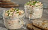 Rillettes de saumon aux oignons nouveaux, tomates et ciboulette