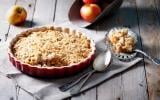 Pourquoi mon crumble aux pommes ne croustille pas ? Notre chef partage ses secrets pour réussir ce dessert à la perfection !