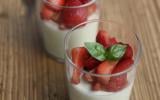 Panna cotta au basilic, fraises au balsamique