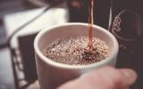 Machine café De’Longhi à moitié prix : Amazon sort le grand jeu mais pour combien de temps ?