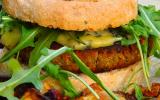 Auvergnat burger végé aux lentilles du Puy et à la Fourme d'Ambert