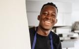 Mory Sacko va ouvrir un restaurant éphémère au cœur de Paris où il va cuisiner avec sa maman