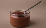 “Rapide et efficace” : la cheffe Amandine Chaignot vous partage une recette de crème au chocolat aussi facile que délicieuse !