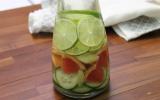 Detox water aux fruits et légumes frais