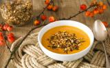 Soupe de butternut aux lentilles corail et granola salé