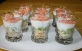 Verrine de saumon au fromage blanc et concombre