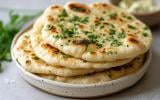 “Elle est beaucoup plus simple à faire” : Norbert Tarayre partage une recette de cheese naan dont la réalisation est un jeu d’enfants