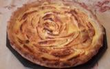 Tarte aux pommes-banane parfumée à la cannelle et au rhum