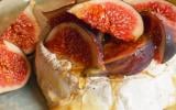 Camembert chaud aux figues