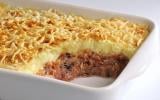 “C’est le plat réconfortant à partager” : Cyril Lignac va vous régaler avec sa recette de hachis parmentier de canard à la crème de parmesan !