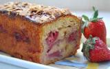 Cake aux fraises, miel et amandes