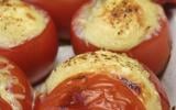 Tomates de petits chèvres chauds à la moutarde