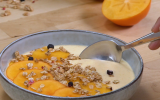 Smoothie bowl au fromage blanc et Kaki Ribera del Xúquer AOP