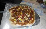 Pizza sucrée marron et chocolat