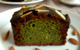 Cake au thé vert, chocolat et amandes