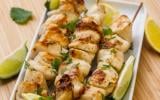 Brochettes de poulet marinées à l'huile d'olive et au citron