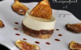 Panna cotta au roquefort et compotée de figues, tuile sechée et reduction de porto-balsamique