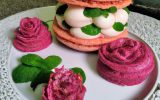 Macaron géant aux framboises et à la chantilly au basilic