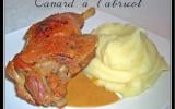 Cuisses de canard à l'abricot, purée maison