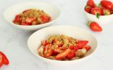 Crumble fraises et rhubarbe