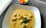 Curry de poulet douceur avec pomme et lait de coco